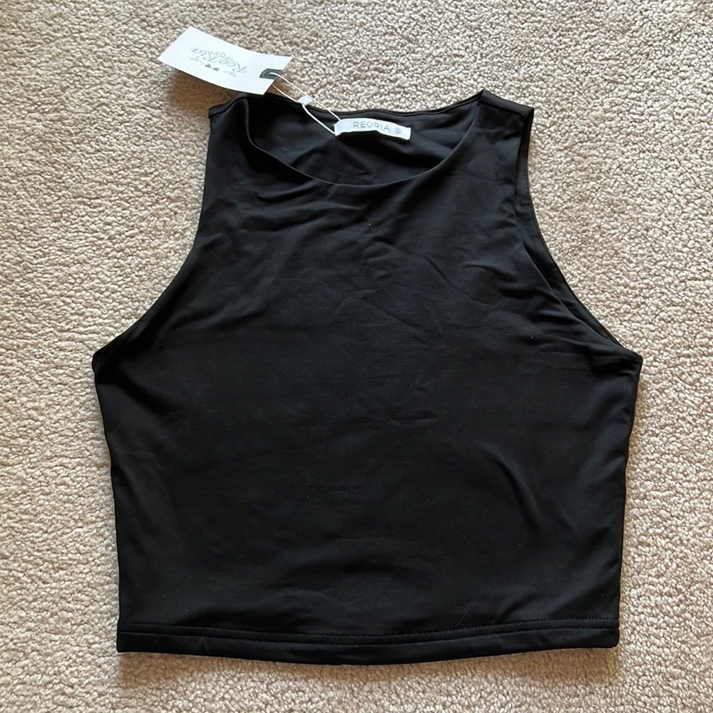 Amazon - crop - black - small